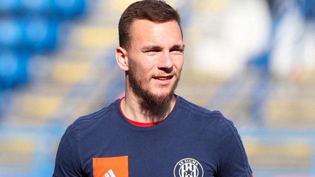 Obránce Sigmy Olomouc Juraj Chvátal si v domácím zápase proti Parubicím si připsal tři asistence. Obránce Sigmy Olomouc Juraj Chvátal si v domácím zápase proti Parubicím si připsal tři asistence.