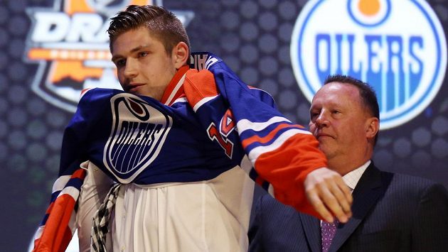 Němec s českými kořeny Leon Draisaitl přišel při draftu NHL na řadu už jako třetí. Němec s českými kořeny Leon Draisaitl přišel při draftu NHL na řadu už jako třetí.