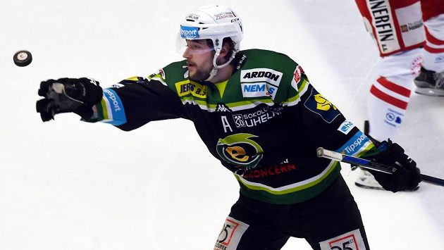 Karlovarský útočník Michal Vachovec vstřelil vítězný gól v zápase s Brnem. Karlovarský útočník Michal Vachovec vstřelil vítězný gól v zápase s Brnem.