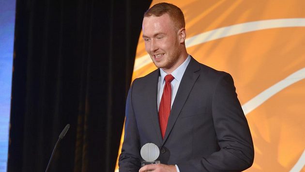 Šimon Puršl na archivním snímku při slavnostním galavečeru Basketbalista sezóny, kde Puršl převzal cenu za nejlepšího mladého hráče. Šimon Puršl na archivním snímku při slavnostním galavečeru Basketbalista sezóny, kde Puršl převzal cenu za nejlepšího mladého hráče.