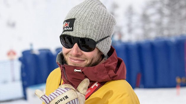 Justin Reiter, trenér snowboardistky Ester Ledecké během Světového poháru v Cortině. Justin Reiter, trenér snowboardistky Ester Ledecké během Světového poháru v Cortině.