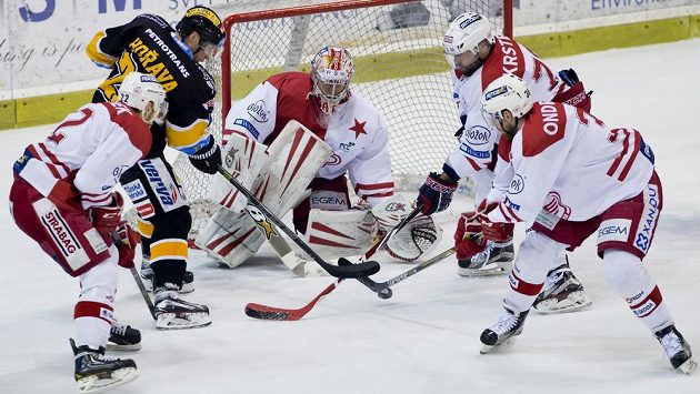 Utkání 5. kola baráže o hokejovou extraligu mezi Slavií a Litvínovem vyústilo v zasedání disciplinární komise Utkání 5. kola baráže o hokejovou extraligu mezi Slavií a Litvínovem vyústilo v zasedání disciplinární komise