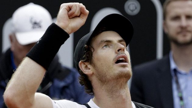 Andy Murray se raduje z triumfu na turnaji v Římě. Ve finále porazil Novaka Djokoviče. Andy Murray se raduje z triumfu na turnaji v Římě. Ve finále porazil Novaka Djokoviče.