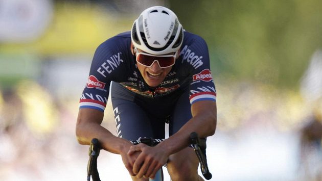 Nizozemský cyklista Mathieu van der Poel vyhrál druhou etapu Tour Nizozemský cyklista Mathieu van der Poel vyhrál druhou etapu Tour