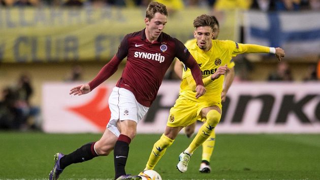 Lukáš Juliš během utkání čtvrtfinále Evropské ligy s Villarrealem. Lukáš Juliš během utkání čtvrtfinále Evropské ligy s Villarrealem.