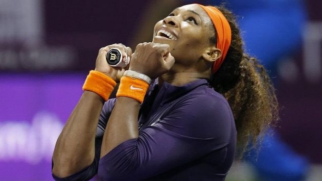Serena Williamsová slaví v Dauhá postup přes Petru Kvitovou. Serena Williamsová slaví v Dauhá postup přes Petru Kvitovou.