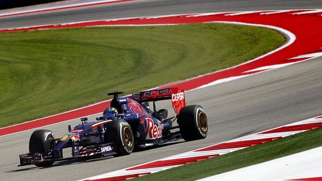 Jean-Éric Vergne z týmu Toro Rosso při Velké ceně USA. Jean-Éric Vergne z týmu Toro Rosso při Velké ceně USA.