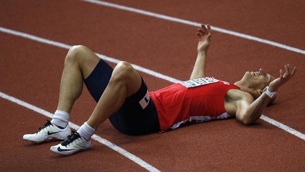 Český překážkář Petr Svoboda po zisku bronzi na HME v Bělehradě. Český překážkář Petr Svoboda po zisku bronzi na HME v Bělehradě.