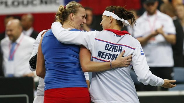 České tenistky Petra Kvitová a Lucie Šafářová se tentokrát postaví na opačnou stranu kurtu. České tenistky Petra Kvitová a Lucie Šafářová se tentokrát postaví na opačnou stranu kurtu.