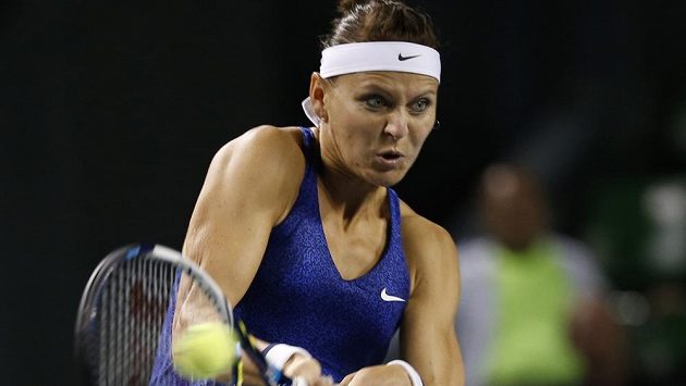Lucie Šafářová bojuje v Pekingu se Serenou Williamsovou. Lucie Šafářová bojuje v Pekingu se Serenou Williamsovou.