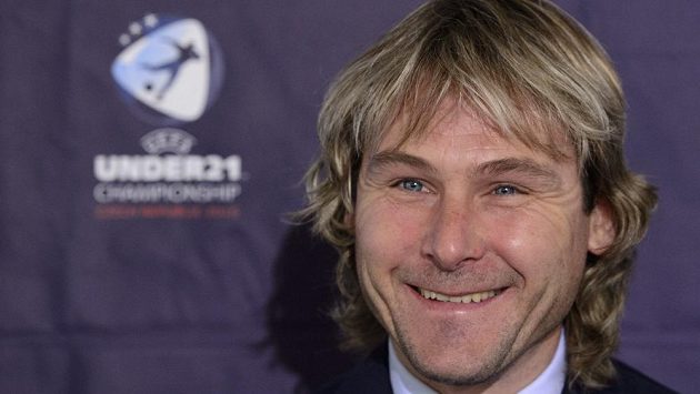 Pavel Nedvěd věří v postup Juventusu do čtvrtfinále prestižní soutěže. Pavel Nedvěd věří v postup Juventusu do čtvrtfinále prestižní soutěže.