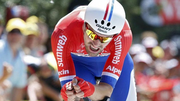 Nizozemec Tom Dumoulin při Tour de France během 13. etapy, kterou byla časovka. Nizozemec Tom Dumoulin při Tour de France během 13. etapy, kterou byla časovka.