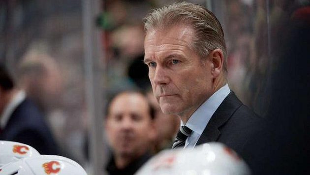 Geoff Ward byl oficiálně jmenován hlavním koučem hokejistů Calgary. Geoff Ward byl oficiálně jmenován hlavním koučem hokejistů Calgary.