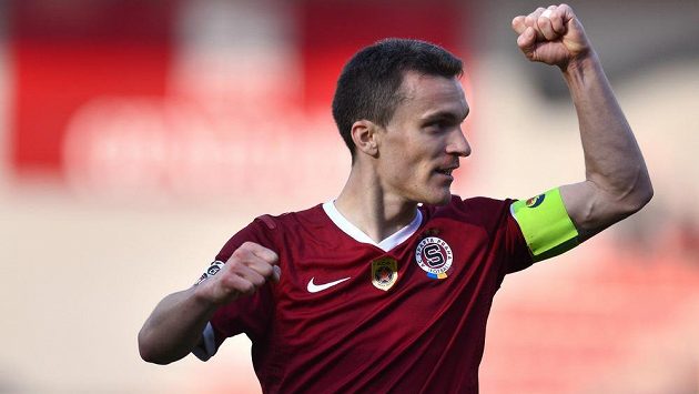 David Lafata ze Sparty Praha oslavuje svůj druhý gól během utkání čtvrtfinále Poháru České pošty proti Dukle. David Lafata ze Sparty Praha oslavuje svůj druhý gól během utkání čtvrtfinále Poháru České pošty proti Dukle.
