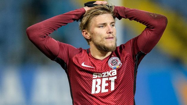 Martin Frýdek se po čase vrátil do základní sestavy Sparty Praha i do české reprezentace. Martin Frýdek se po čase vrátil do základní sestavy Sparty Praha i do české reprezentace.