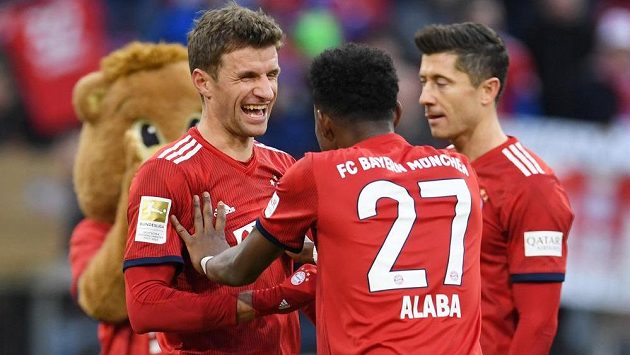 Podobnou radost by chtěli fotbalisté Bayernu Mnichov prožívat i po sobotním bundesligovém šlágru. Podobnou radost by chtěli fotbalisté Bayernu Mnichov prožívat i po sobotním bundesligovém šlágru.