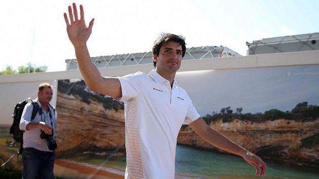 Carlos Sainz mění v F1 dres, McLaren vystřídá za Ferrari. Carlos Sainz mění v F1 dres, McLaren vystřídá za Ferrari.