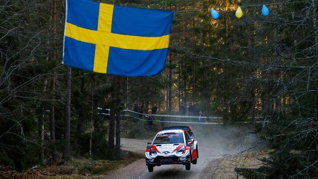 Posádka Sebastien Ogier a Julien Ingrassia s vozem Toyota Yaris na Švédské rallye. Posádka Sebastien Ogier a Julien Ingrassia s vozem Toyota Yaris na Švédské rallye.