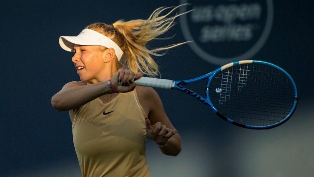 Senzační semifinalistka letošního Roland Garros Amanda Anisimovová se kvůli náhlému úmrtí otce a zároveň kouče odhlásila z US Open. Senzační semifinalistka letošního Roland Garros Amanda Anisimovová se kvůli náhlému úmrtí otce a zároveň kouče odhlásila z US Open.