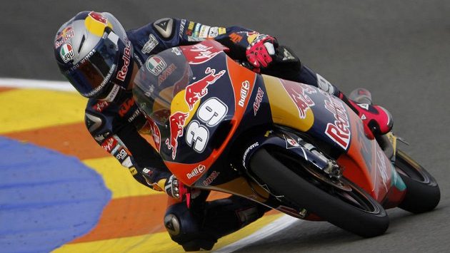 Španělský motocyklista Luis Salom na trati ve Valencii. Španělský motocyklista Luis Salom na trati ve Valencii.