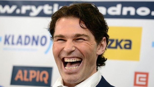 Jaromír Jágr si na start v dresu Ďáblů ještě počká. Jaromír Jágr si na start v dresu Ďáblů ještě počká.