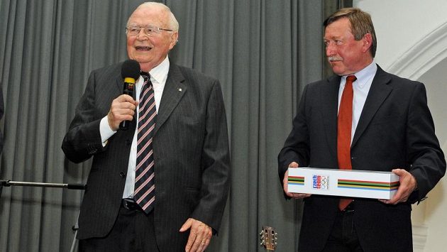 Karel Gut (vlevo) s Vladimírem Martincem. Karel Gut (vlevo) s Vladimírem Martincem.
