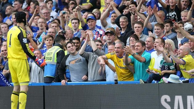 Fanouškům Chelsea adresoval Petr Čech svůj dopis. Fanouškům Chelsea adresoval Petr Čech svůj dopis.
