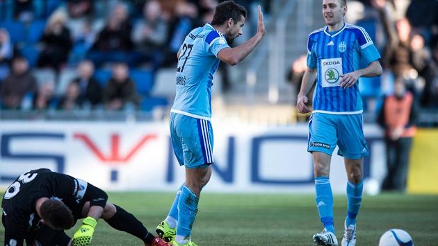 Útočník Mladé Boleslavi Milan Baroš oslavuje gól na 1:0 proti Baníku Ostrava. Útočník Mladé Boleslavi Milan Baroš oslavuje gól na 1:0 proti Baníku Ostrava.