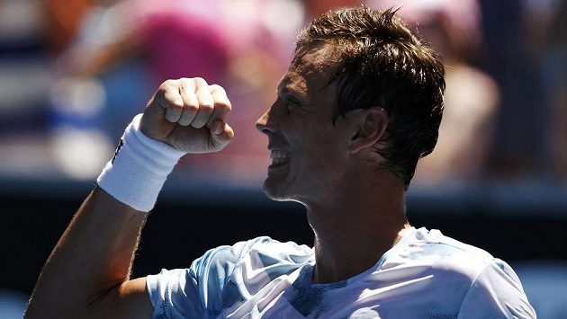 Tomáš Berdych zatím na Australian Open řádí, při ceste do semifinále neztratil ještě ani set. Tomáš Berdych zatím na Australian Open řádí, při ceste do semifinále neztratil ještě ani set.