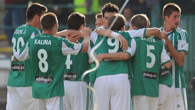 Hráči Bohemians 1905 posílili obranu. Hráči Bohemians 1905 posílili obranu.