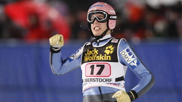 Rakouský skokan na lyžích Lukas Müller na snímku z Turné čtyř můstků v Oberstdorfu. Rakouský skokan na lyžích Lukas Müller na snímku z Turné čtyř můstků v Oberstdorfu.