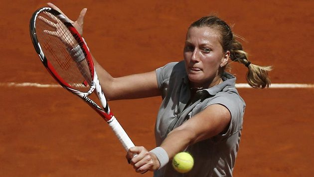 Česká tenistka Petra Kvitová v duelu s Rumunkou Simonou Halepovou. Česká tenistka Petra Kvitová v duelu s Rumunkou Simonou Halepovou.