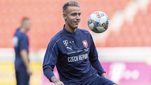 Ondřej Petrák během tréninku fotbalové reprezentace. Ondřej Petrák během tréninku fotbalové reprezentace.
