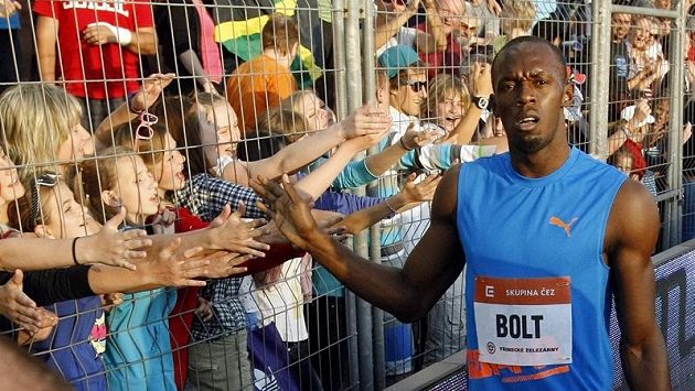 Usain Bolt se letos s diváky během Zlaté tretry nepozdraví. Usain Bolt se letos s diváky během Zlaté tretry nepozdraví.