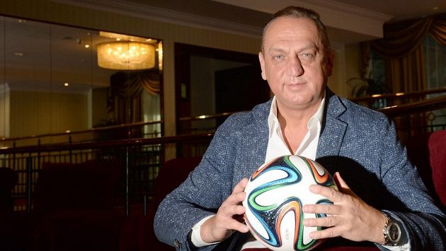 Hráčský agent Pavel Zíka vede agenturu Global Sports. Hráčský agent Pavel Zíka vede agenturu Global Sports.