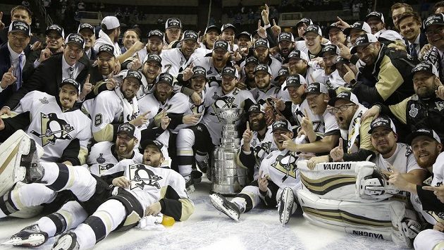 Tučňáci z Pittsburghu, vítězové letošního ročníku Stanleyova poháru. Tučňáci z Pittsburghu, vítězové letošního ročníku Stanleyova poháru.