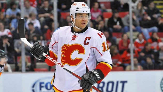 Jarome Iginla v dresu Calgary. Jarome Iginla v dresu Calgary.