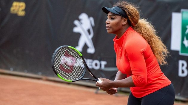 Serena Williamsová při tréninku. Serena Williamsová při tréninku.