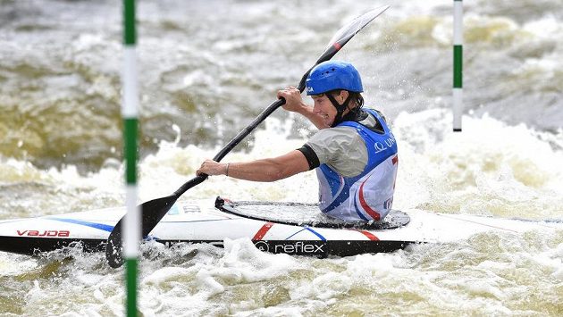 Kajakářka Štěpánka Hilgertová během finálové jízdy Světového poháru ve vodním slalomu v kategorii K1 na trojském kanále v Praze. Kajakářka Štěpánka Hilgertová během finálové jízdy Světového poháru ve vodním slalomu v kategorii K1 na trojském kanále v Praze.