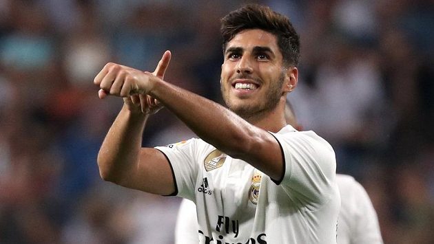 Marco Asensio z Realu Madrid slaví jediný gól svého týmu do sítě Espaňolu Barcelona. Marco Asensio z Realu Madrid slaví jediný gól svého týmu do sítě Espaňolu Barcelona.