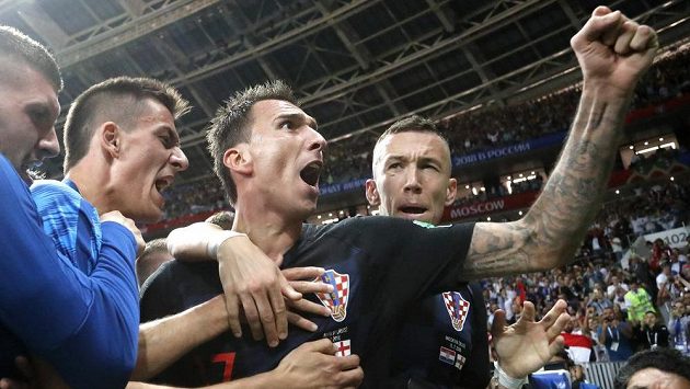 Bezprostřední radost chorvatských hráčů v čele s Mariem Mandžukičem po druhé a zároveň rozhodující brance v semifinále MS proti Anglii. Bezprostřední radost chorvatských hráčů v čele s Mariem Mandžukičem po druhé a zároveň rozhodující brance v semifinále MS proti Anglii.