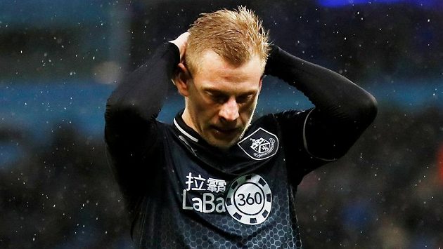 Matěj Vydra po zahozené šanci proti Manchesteru City. Matěj Vydra po zahozené šanci proti Manchesteru City.