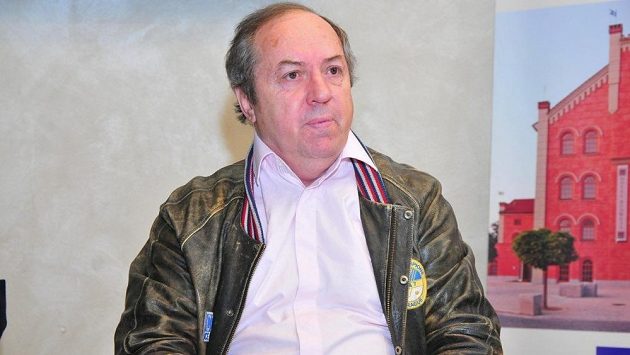 Legenda československého hokeje Milan Nový. Legenda československého hokeje Milan Nový.