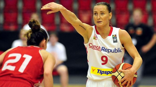 Kateřina Bartoňová v útoku v utkání proti Turecku. Kateřina Bartoňová v útoku v utkání proti Turecku.