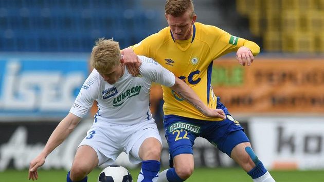 Štěpán Koreš ze Zlína (vlevo) a Petr Kodeš z Teplic. Štěpán Koreš ze Zlína (vlevo) a Petr Kodeš z Teplic.