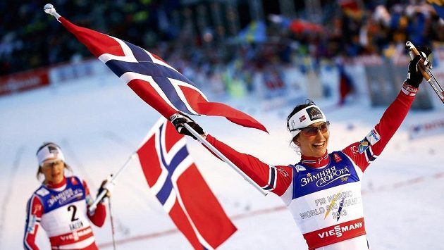 Norka Marit Björgenová se raduje z triumfu ve sprintu na MS ve Falunu. Norka Marit Björgenová se raduje z triumfu ve sprintu na MS ve Falunu.