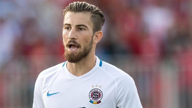 Lukáš Vácha ze Sparty Praha během utkání v Brně. Lukáš Vácha ze Sparty Praha během utkání v Brně.