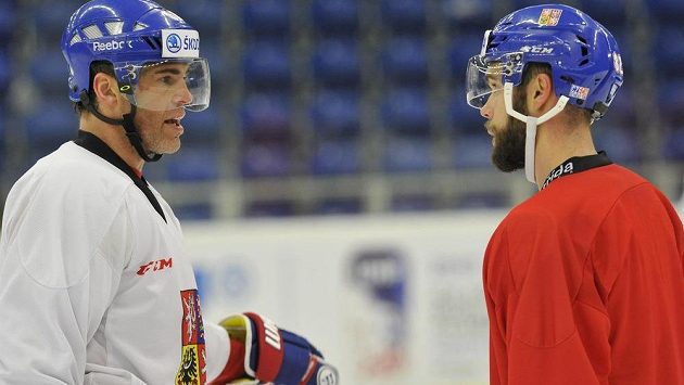Jaromír Jágr (vlevo) a Michal Vondrka na tréninku hokejové reprezentace. Jaromír Jágr (vlevo) a Michal Vondrka na tréninku hokejové reprezentace.