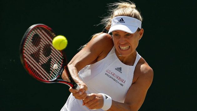 Angelique Kerberová loňskou finálovou účast ve Wimbledonu neobhájí a přijde o post světové jedničky. Angelique Kerberová loňskou finálovou účast ve Wimbledonu neobhájí a přijde o post světové jedničky.