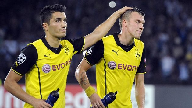 Záložník Borussie Dortmund Nuri Sahin (vlevo). Záložník Borussie Dortmund Nuri Sahin (vlevo).